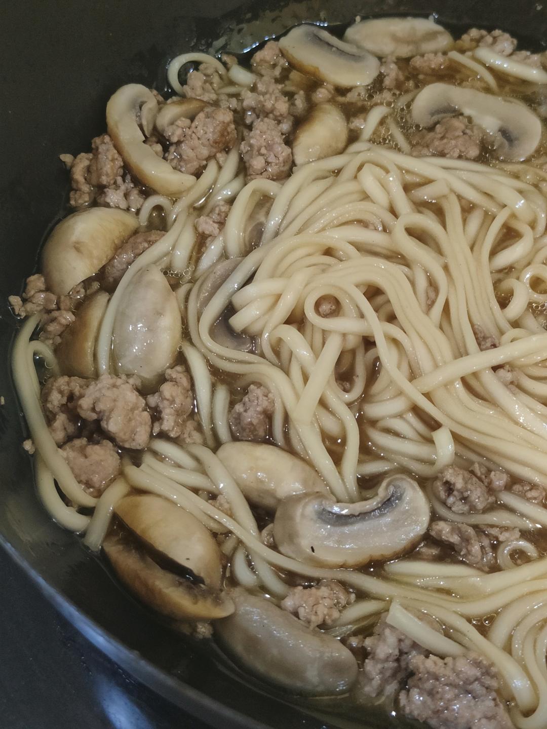 简单又好吃🍜一口鲜掉眉毛的口蘑鲜汤面❗❗