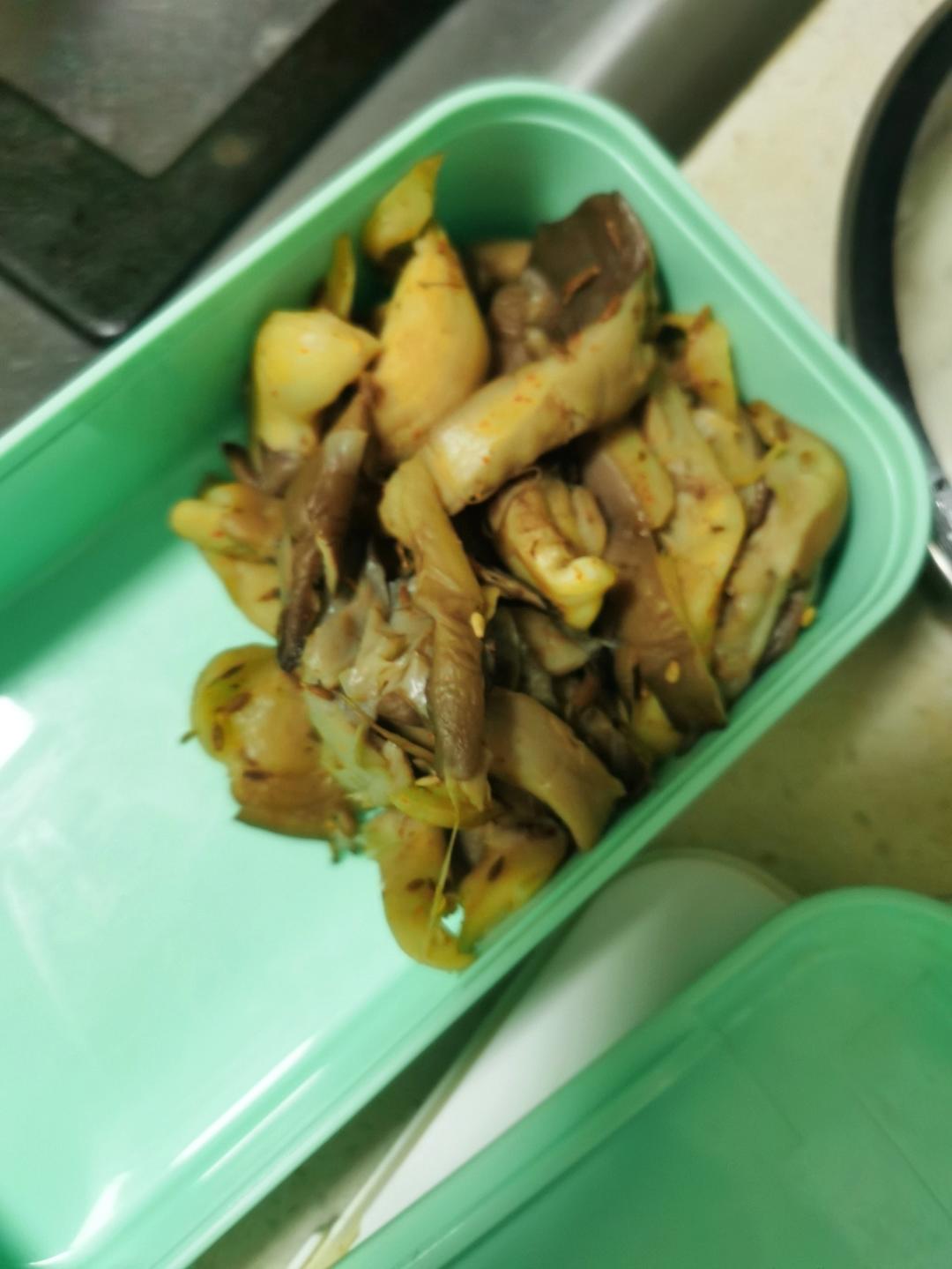 干煸平菇（有肉的味道）