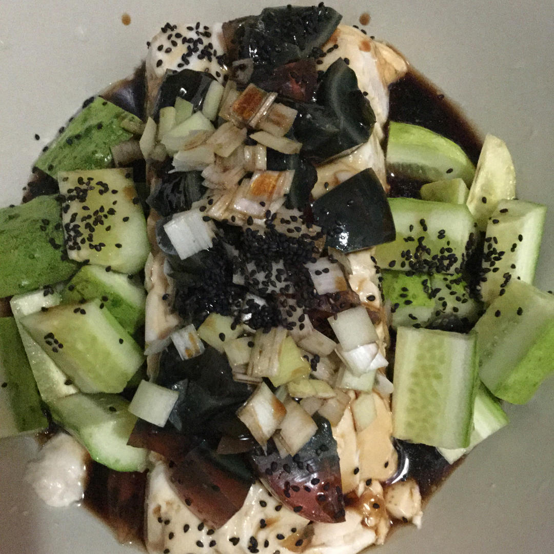 凉拌皮蛋豆腐
