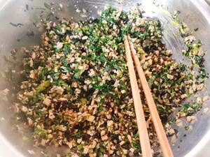 南瓜和面，油菜香菇木耳鸡蛋素馅饺子的做法 步骤3