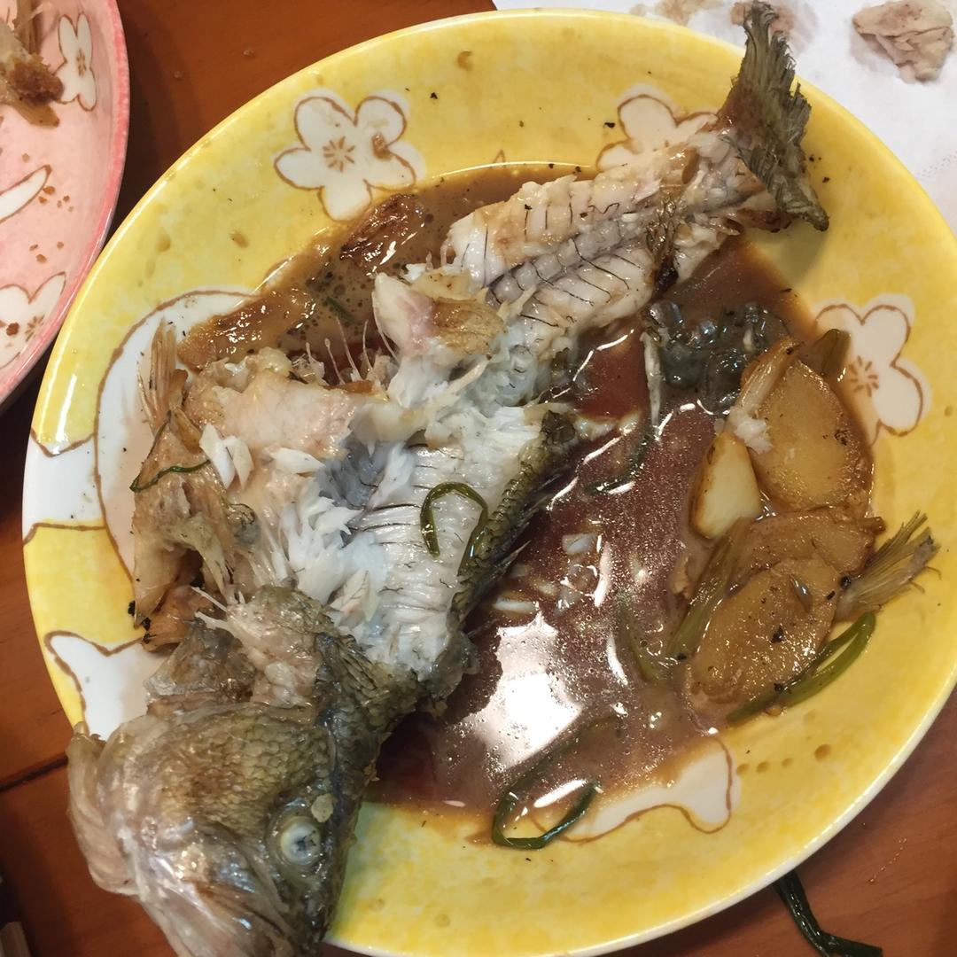 红烧鲈鱼