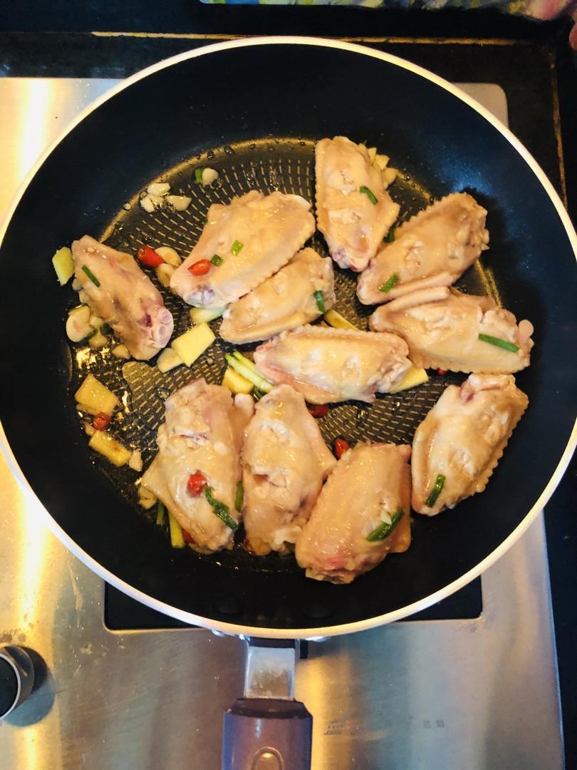 蒜香鸡翅，别再煮可乐鸡翅啦