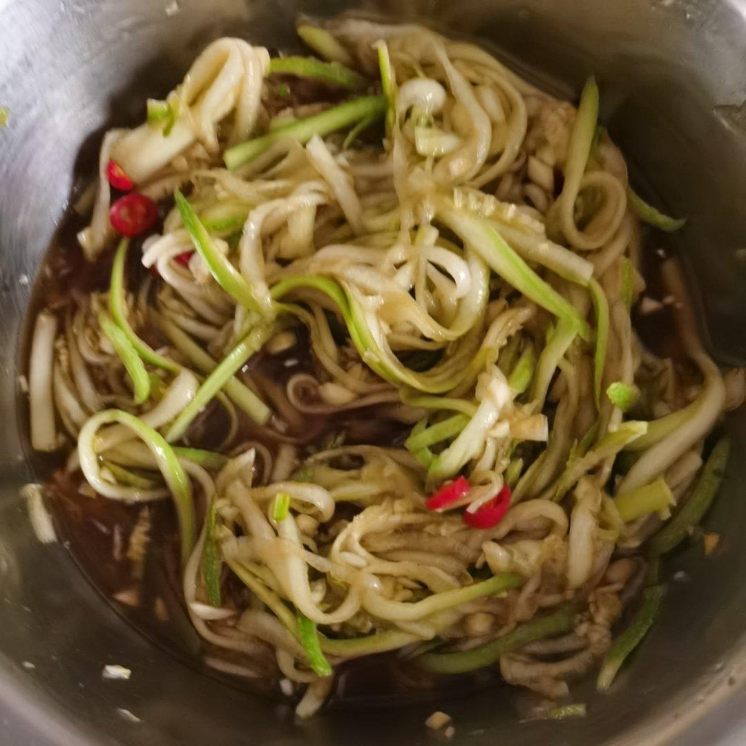 一定要试试的清新爽口凉拌西葫芦