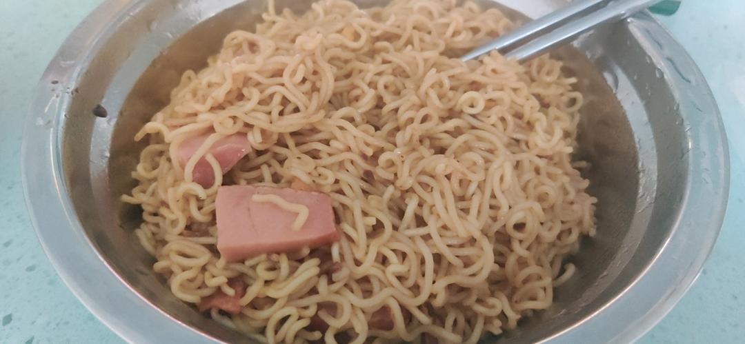 秒杀路边摊的炒方便面