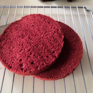 伪红丝绒蛋糕(红曲粉版六寸戚风）的做法 步骤10