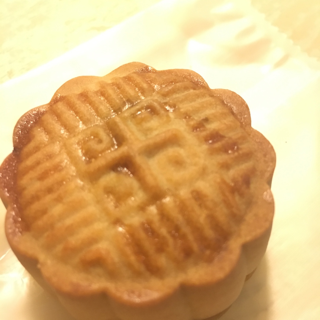 广式月饼—蛋黄莲蓉月饼