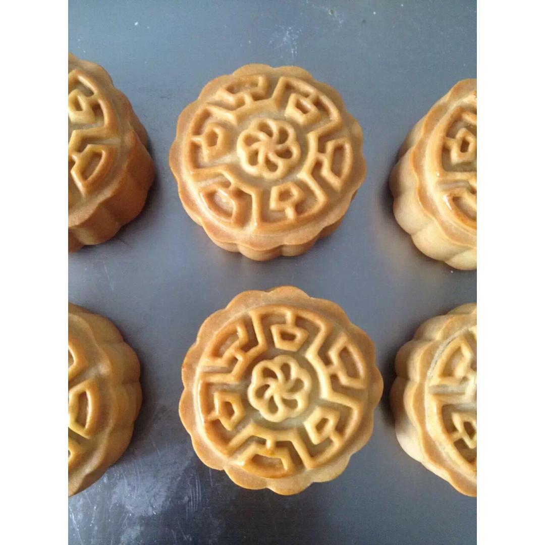 广式五仁月饼 Moon Cakes with Mixed Nuts