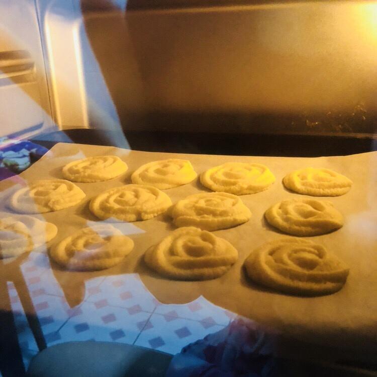 奶油奶酪蛋白曲奇～奶味十足好味道