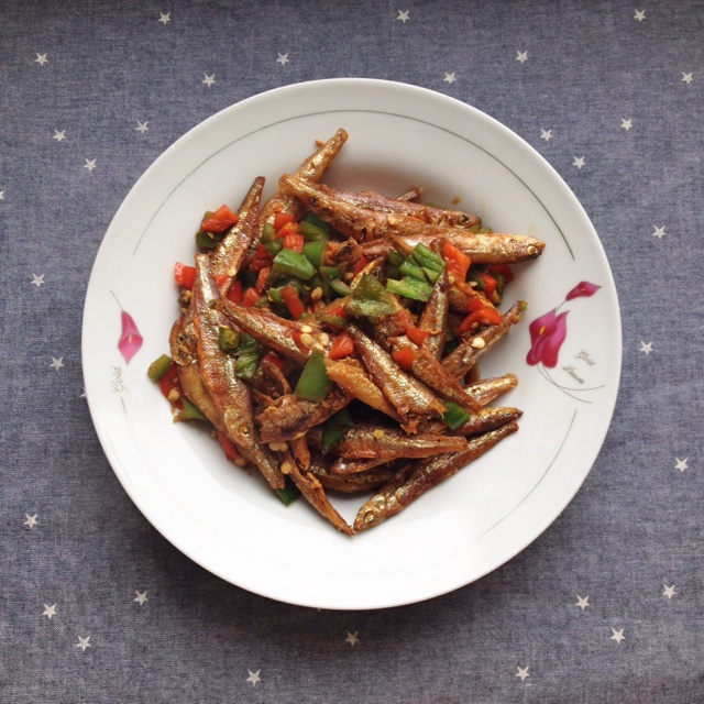 香辣小鱼干