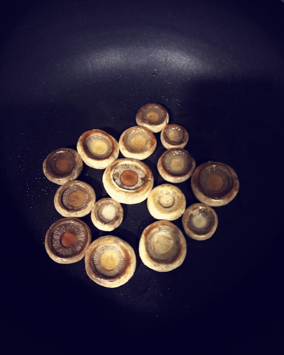 保留最原始鲜味儿的煎口蘑