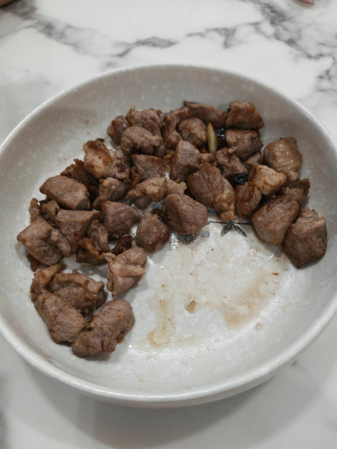 蒜香猪肉粒