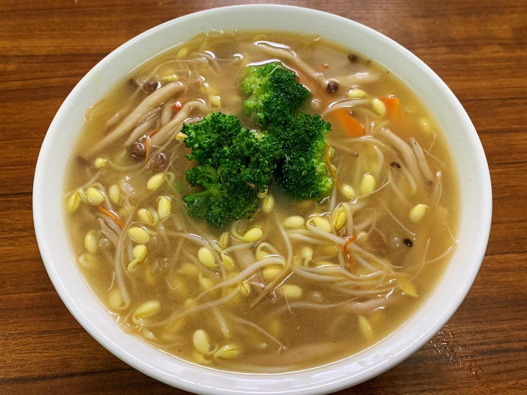 金针菇豆芽汤
