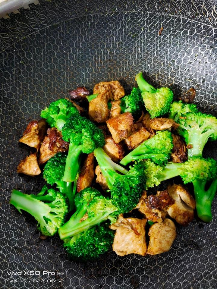 西蓝花炒鸡胸肉