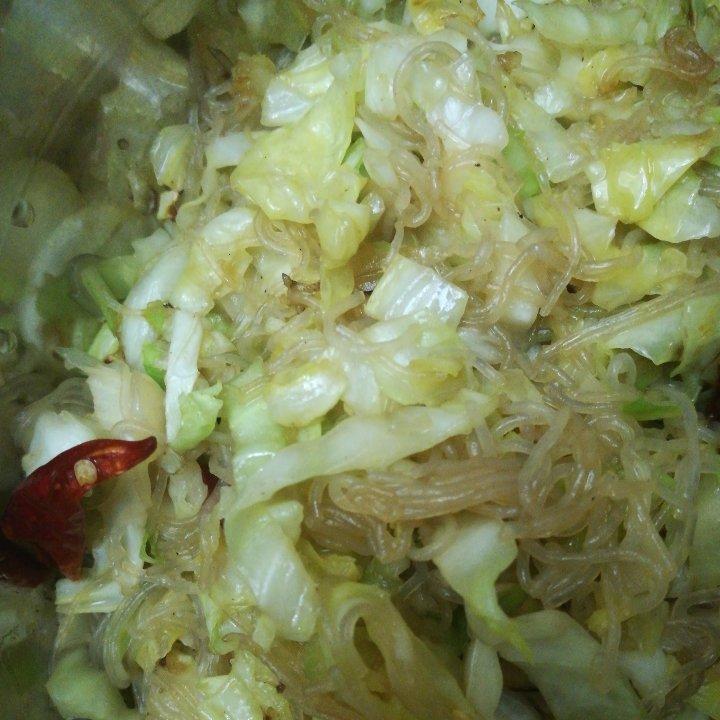 卷心菜炒粉丝 Glass noodles with Cabbage