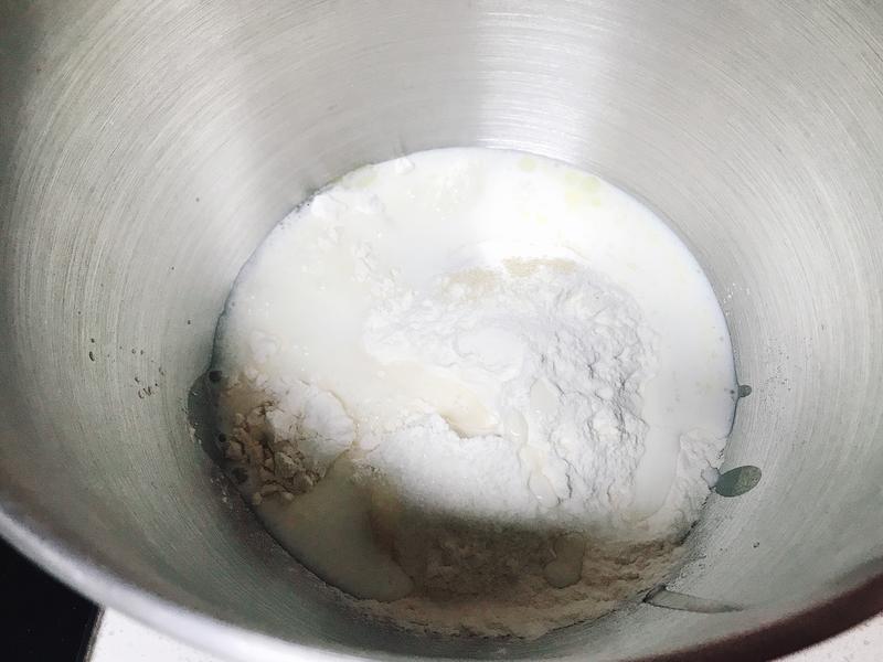 纯奶手撕吐司的做法 步骤1