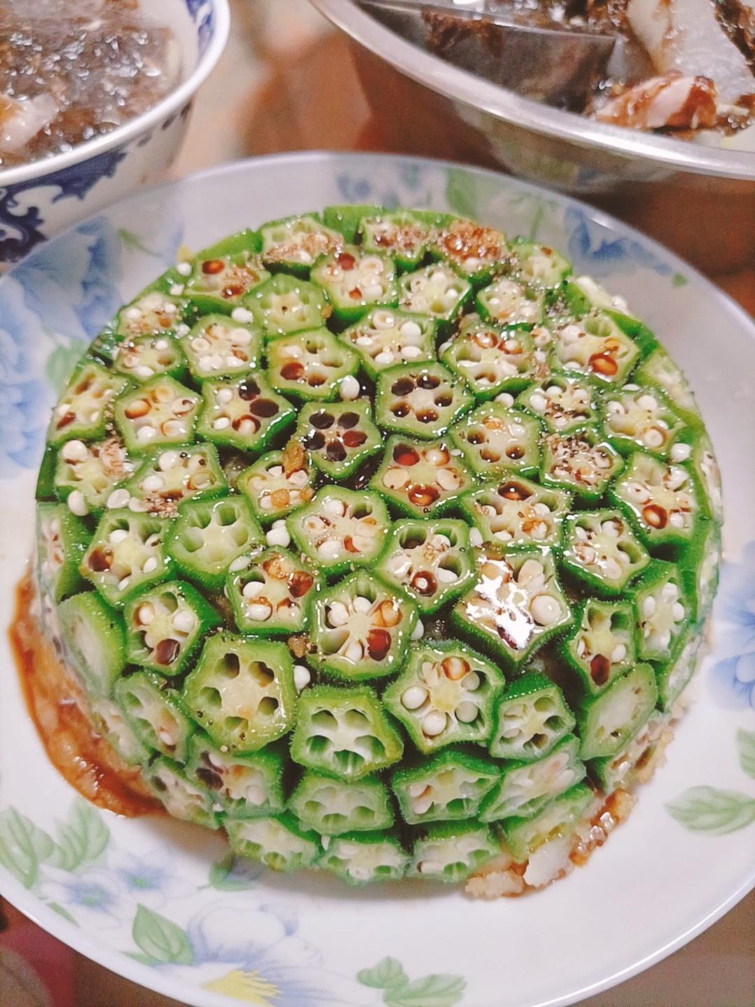 这绝对是秋葵颜值最高的做法，好看又好吃，端上桌最先光盘