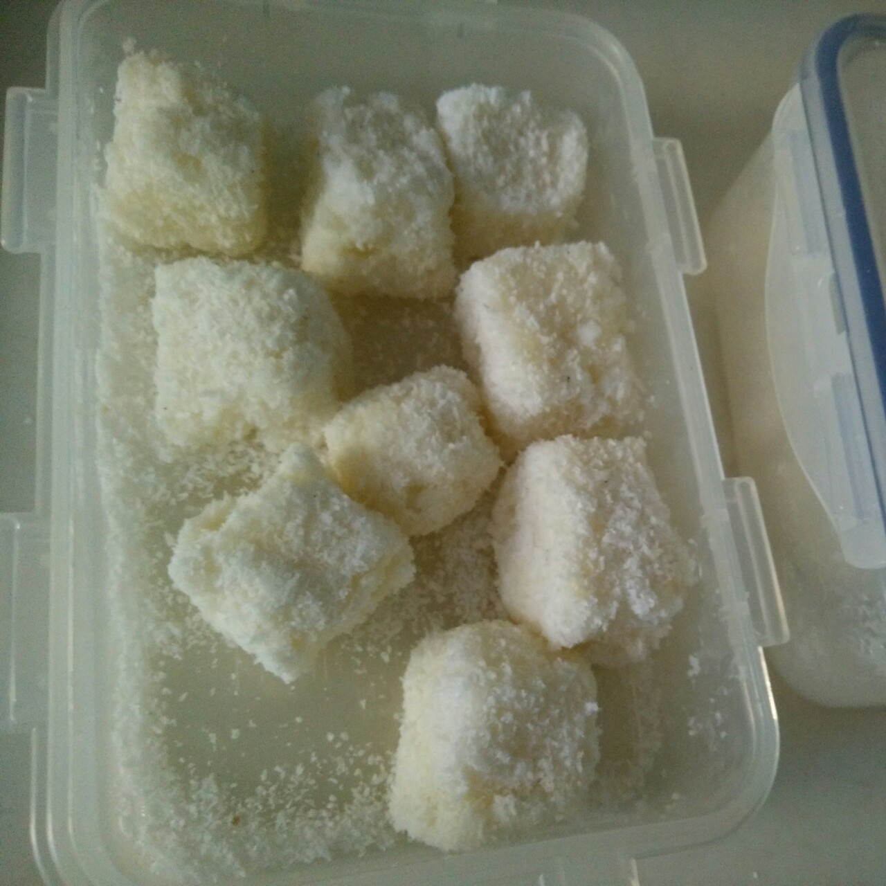 完胜85度C牛奶椰丝小方