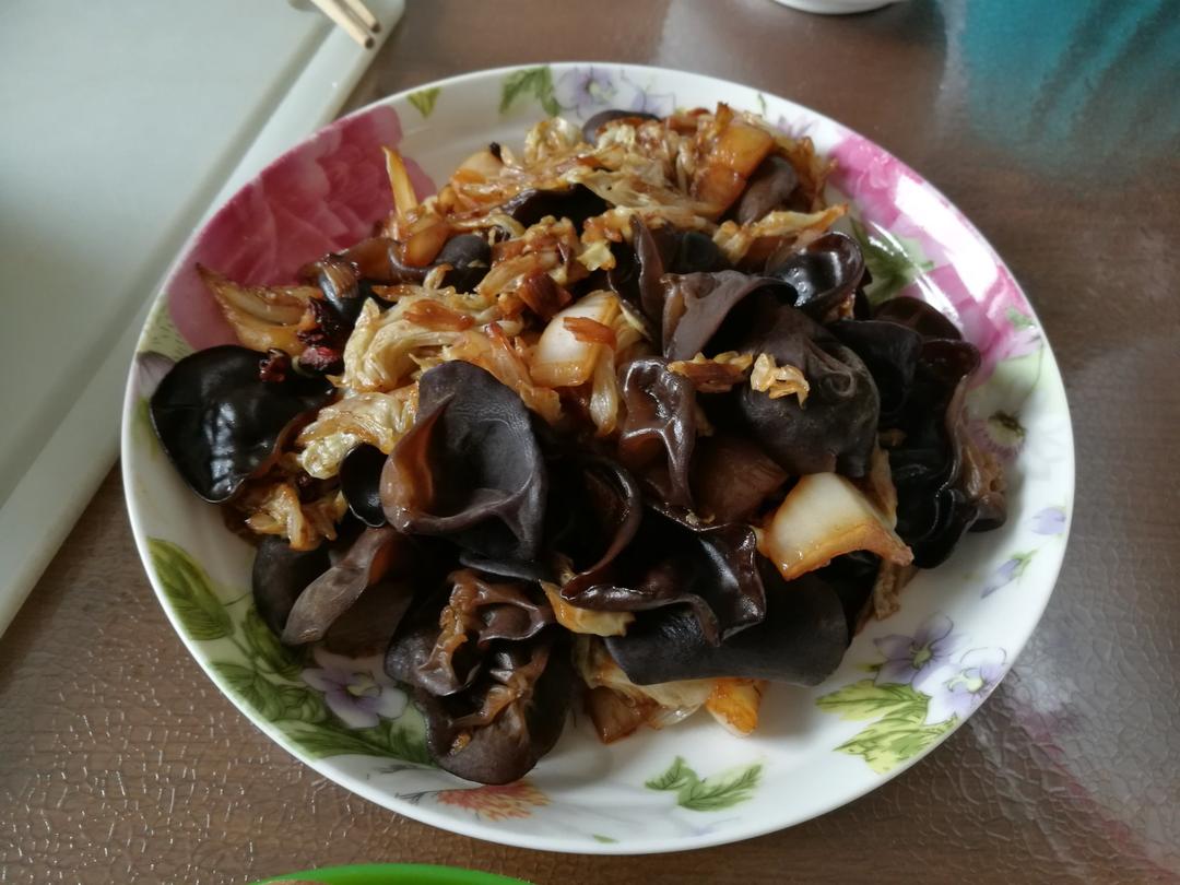 白菜炒木耳