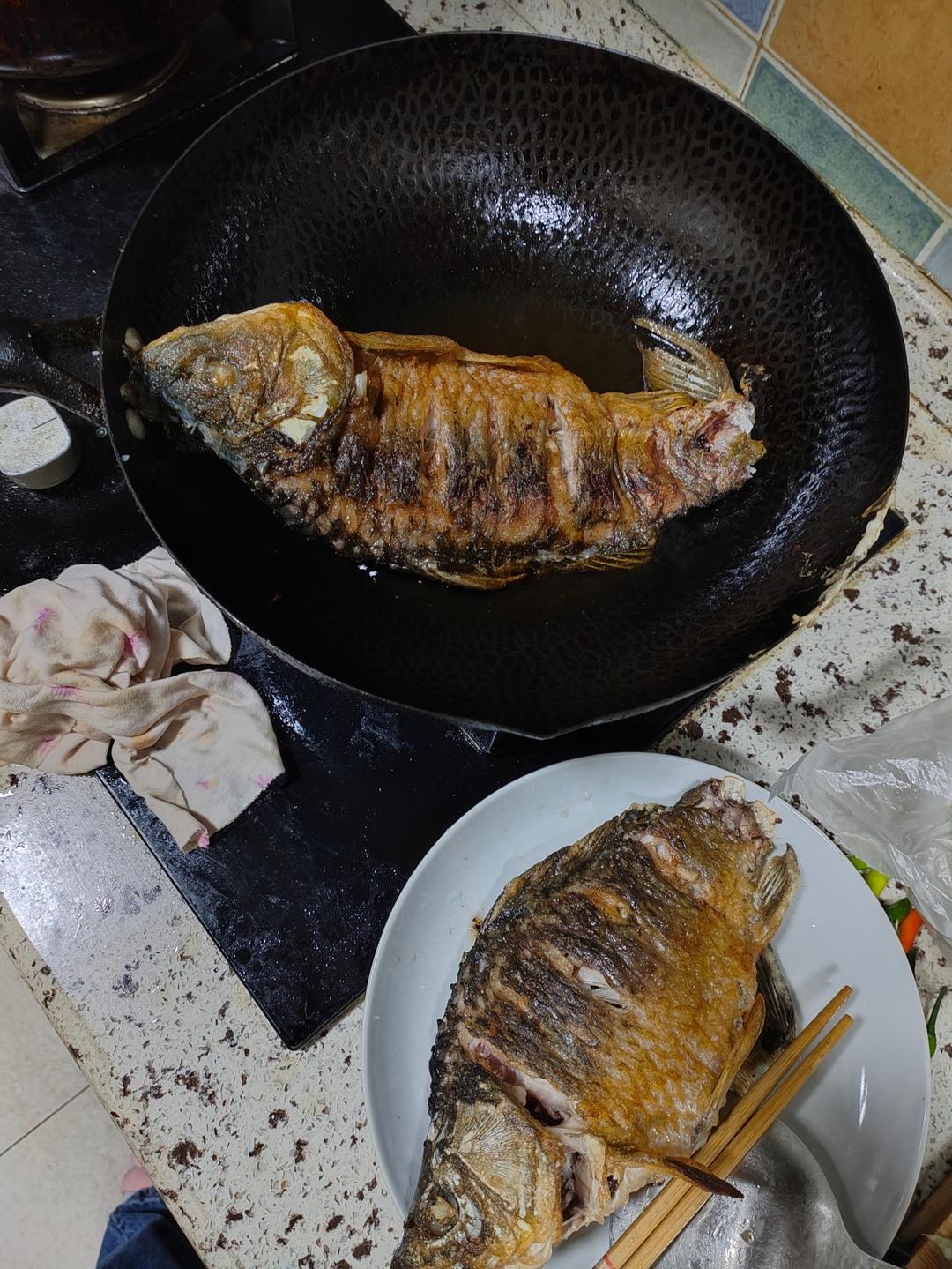 红烧鲫鱼