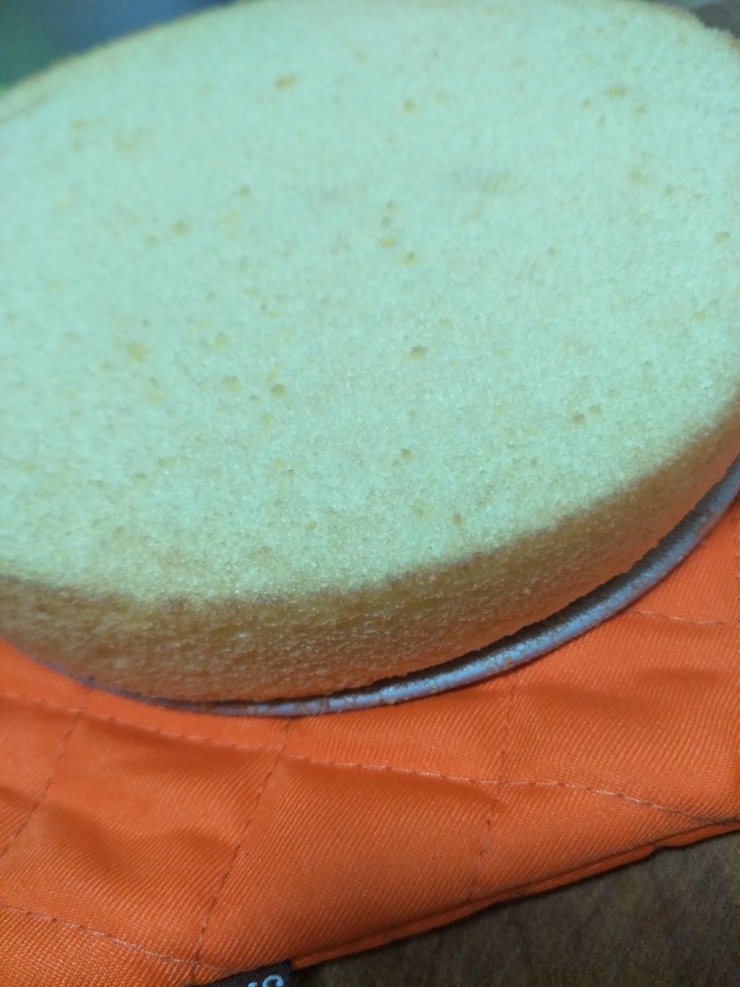 超简单完美戚风蛋糕（6寸2蛋）附打发、翻拌、脱模视频