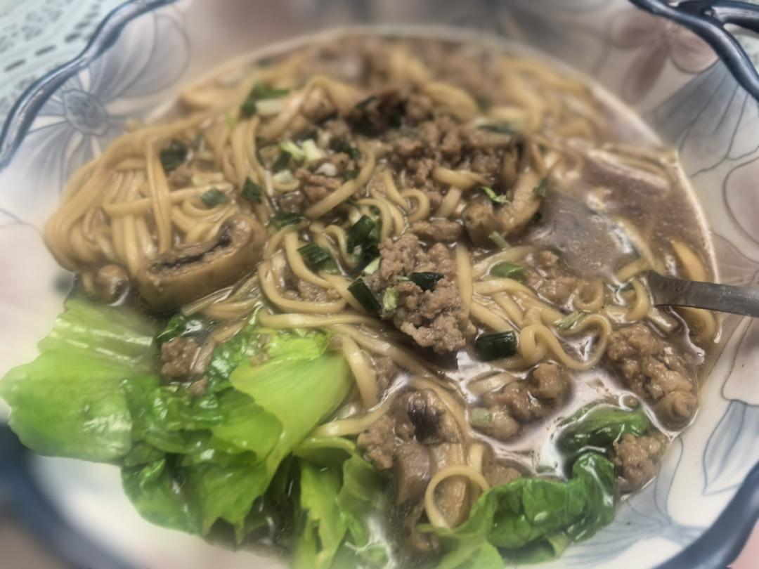 简单又好吃🍜一口鲜掉眉毛的口蘑鲜汤面❗❗