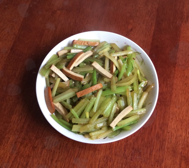 芹菜炒香干