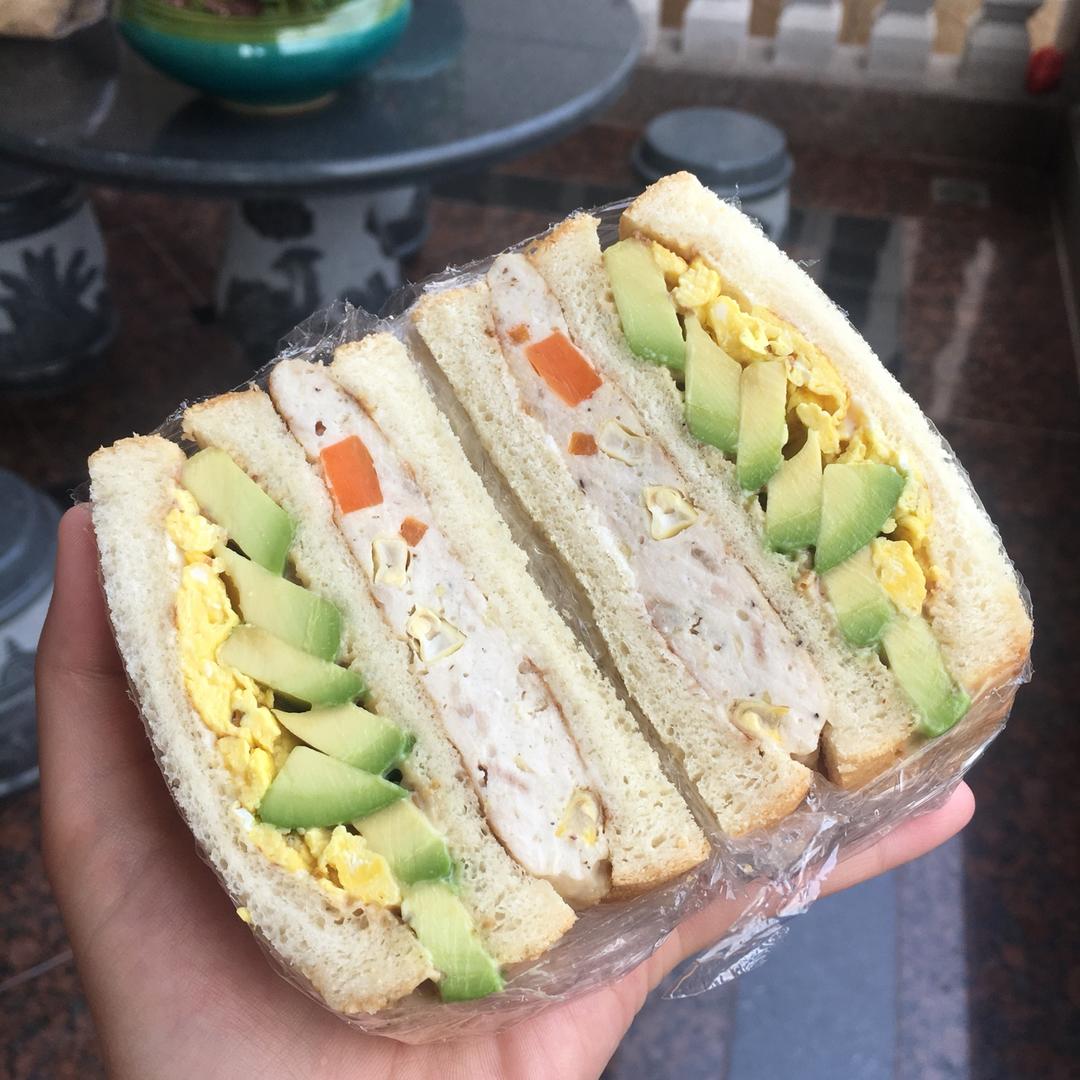 鸡胸肉三明治