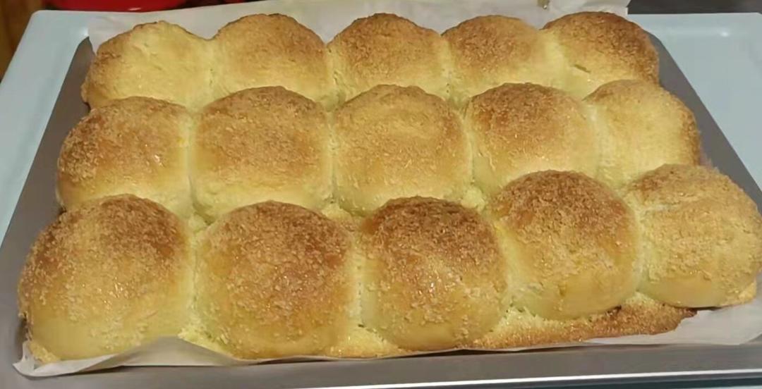 一次发酵同样松软的椰蓉小面包