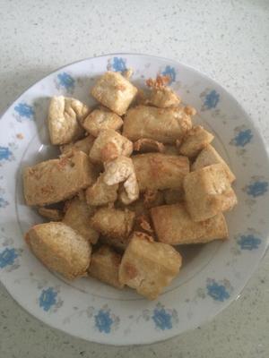 老豆腐，杏鲍菇，肉片辣炒的做法 步骤1