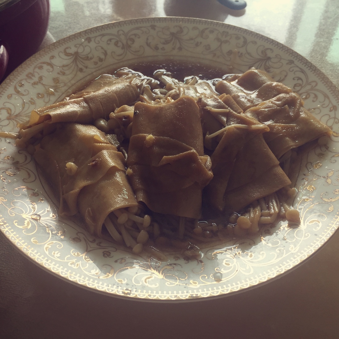 豆皮卷金针菇