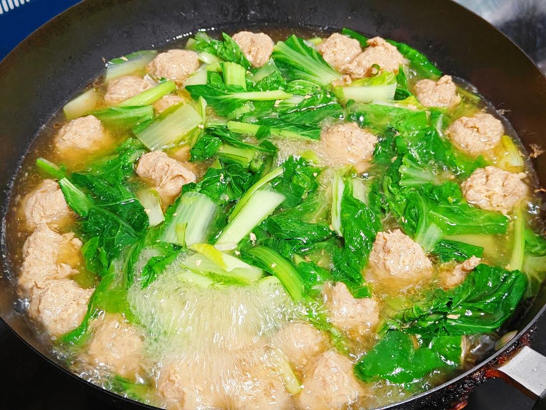 小白菜汆丸子｜汤清味鲜，丸子Q弹不柴