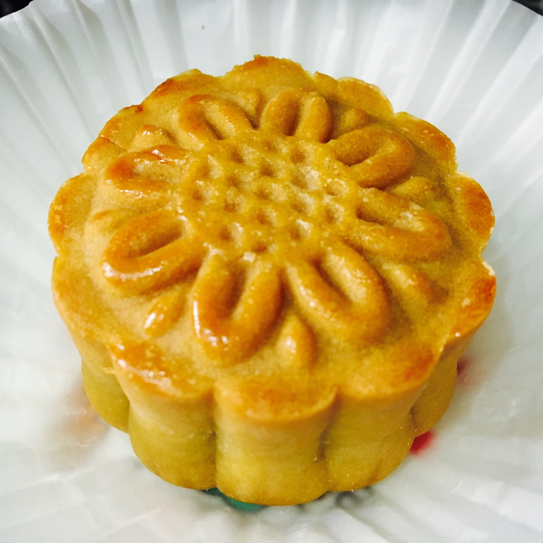 广式月饼—蛋黄莲蓉月饼
