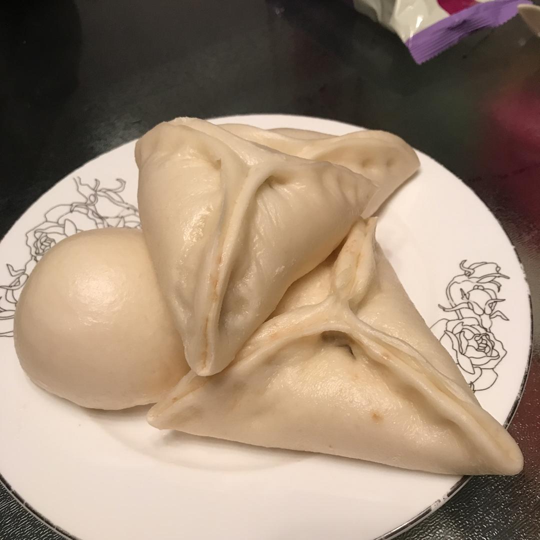 像面包般柔软的奶香馒头（最简单的揉面做法)
