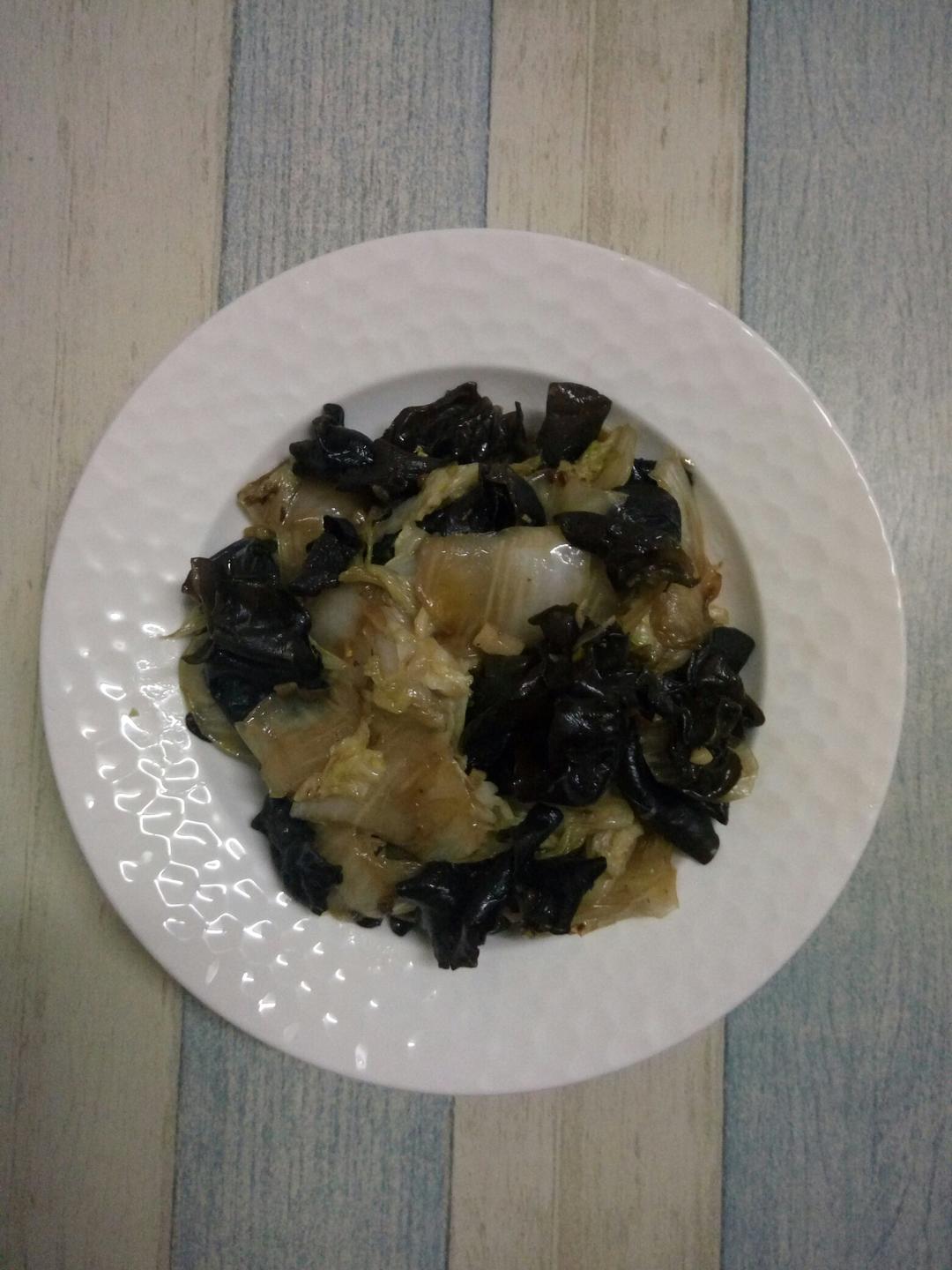 白菜炒木耳
