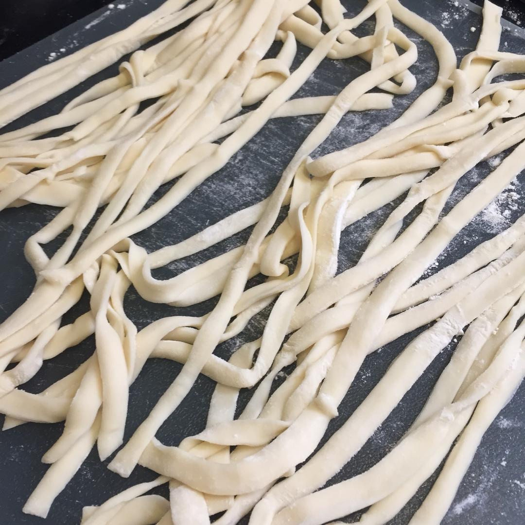快手纯手工擀面条