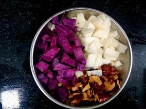 紫薯牛奶银耳汤的做法 步骤2