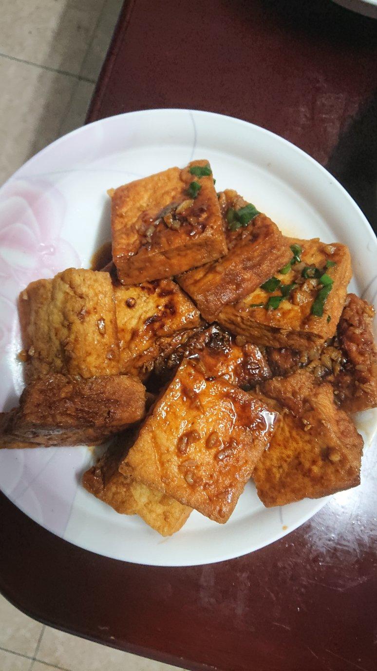 酱烧臭豆腐