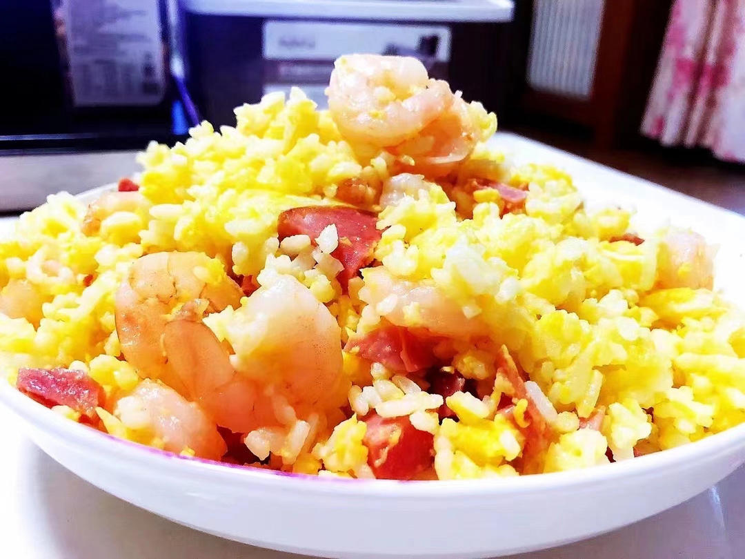 懒人虾仁火腿蛋炒饭，连吃三碗都不够!!