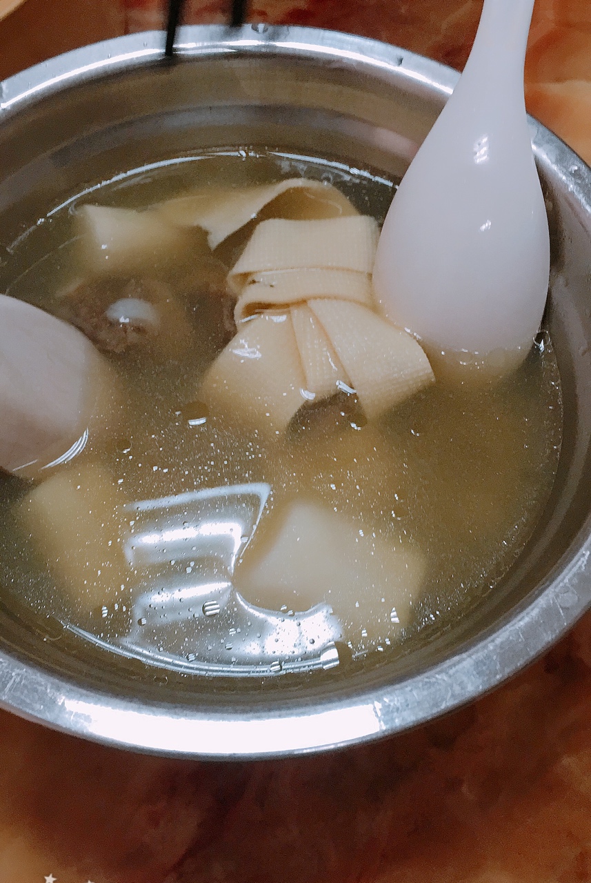 广东靓汤--淮山薏米猪骨祛湿汤