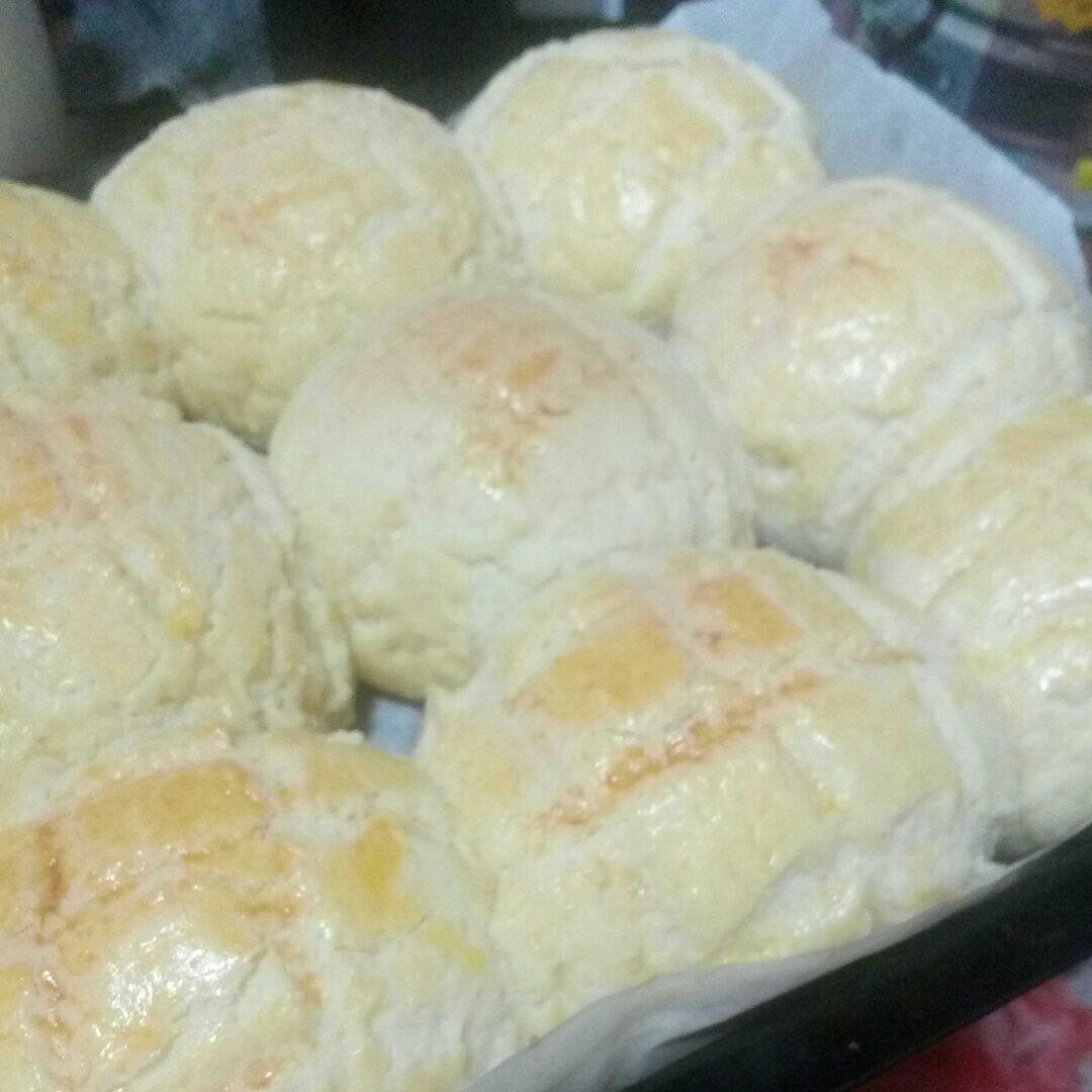 好吃到炸裂的港式菠萝包（附带制作酥皮的小视频）