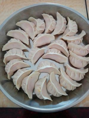 胡萝卜玉米粒猪肉馅饺子的做法 步骤6