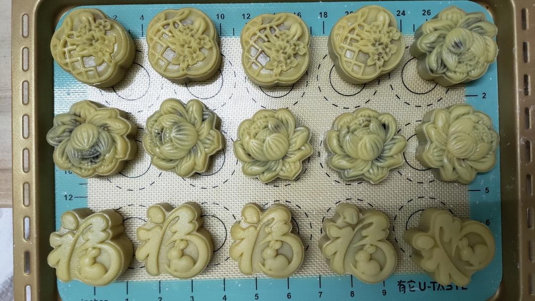 广式月饼——蛋黄莲蓉月饼