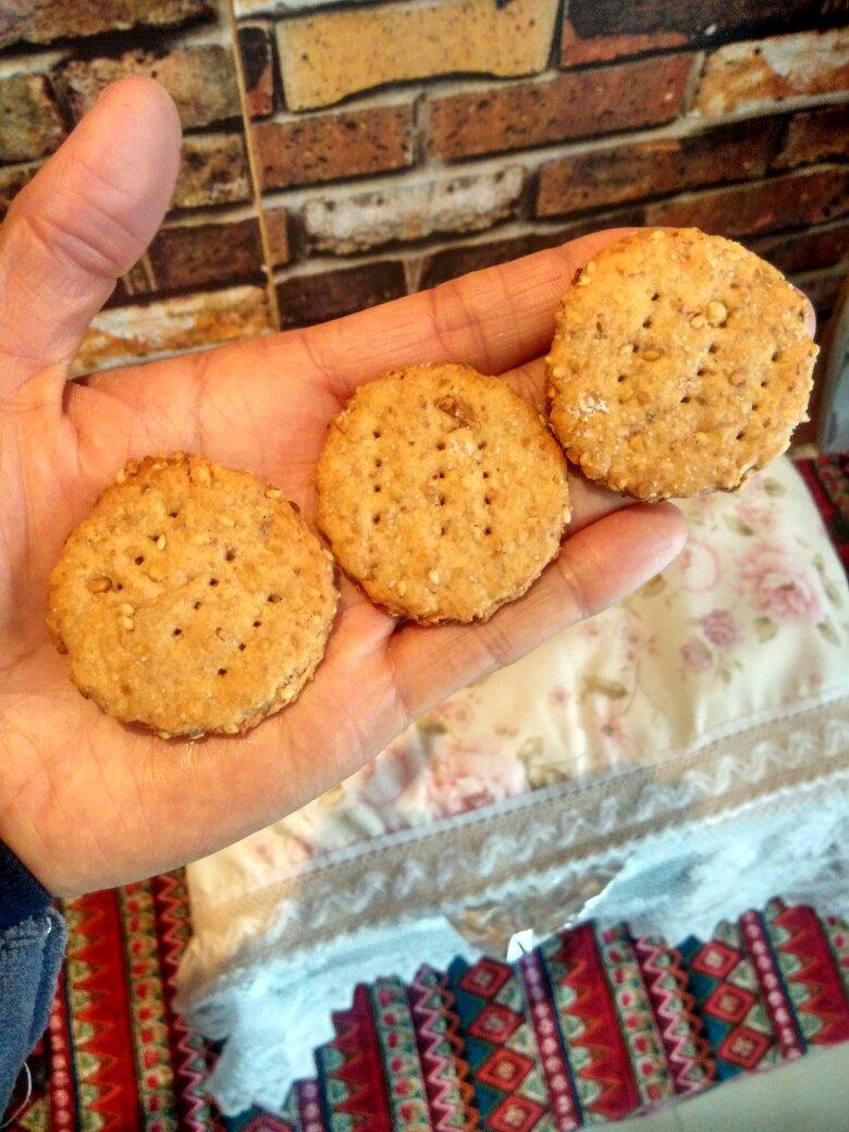 【健康零食】全麦芝麻饼干
