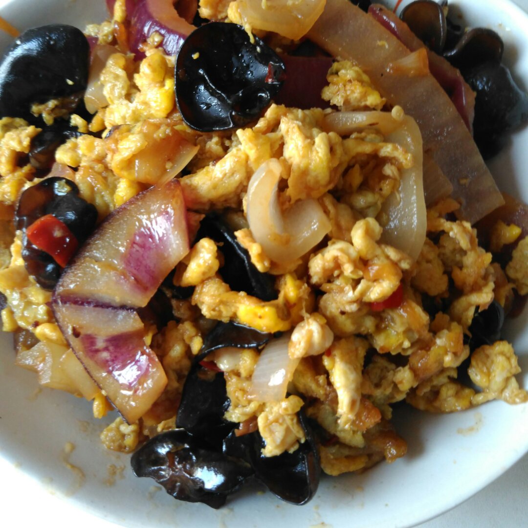 洋葱木耳炒土鸡蛋