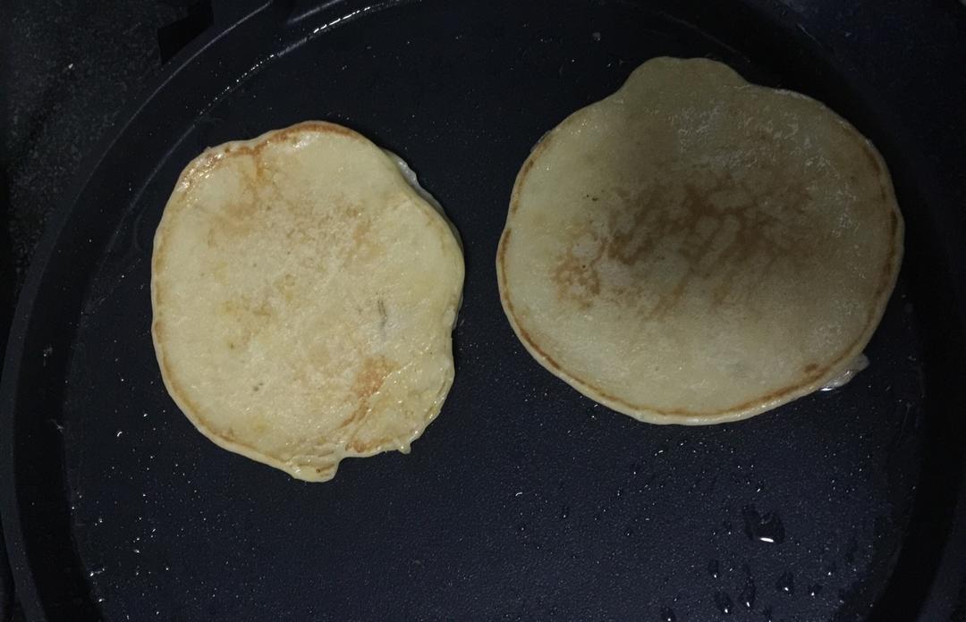 【减脂早餐】无油香蕉松饼（超简单）