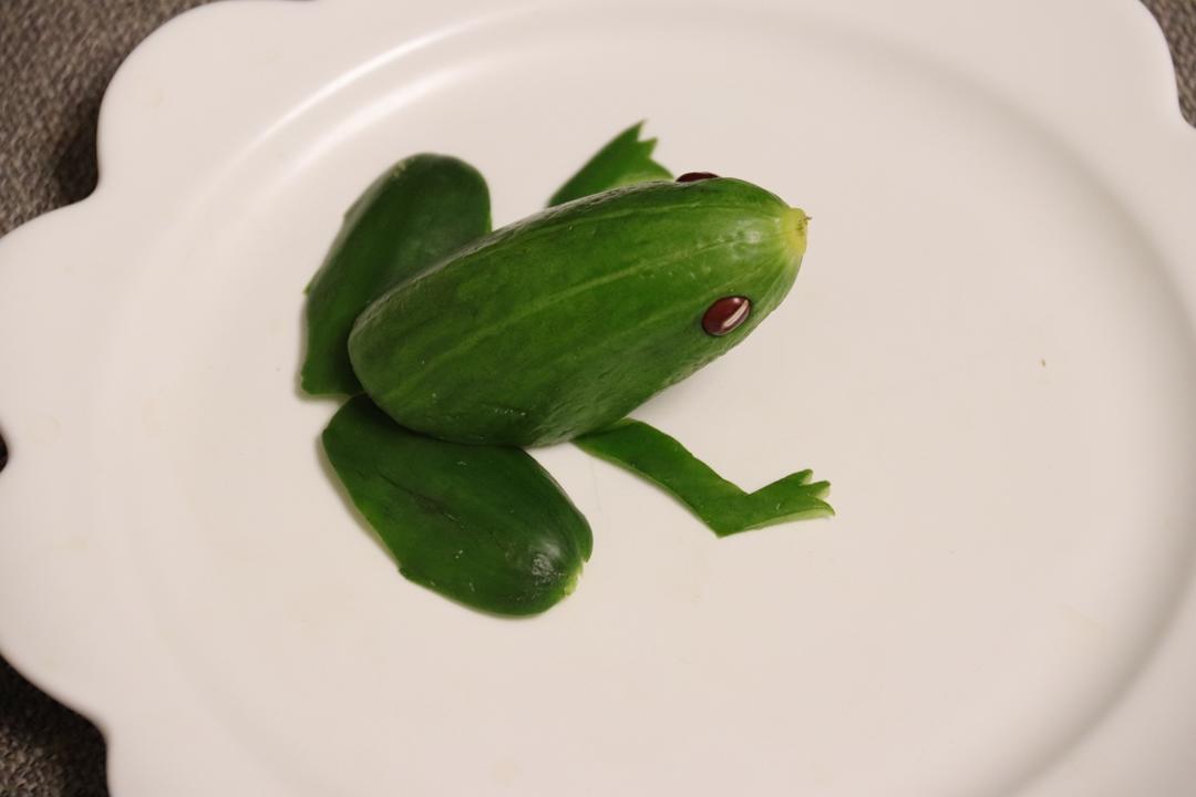 liangunjianpanagahdxcud58yc3b做的蔬果创意黄瓜青蛙