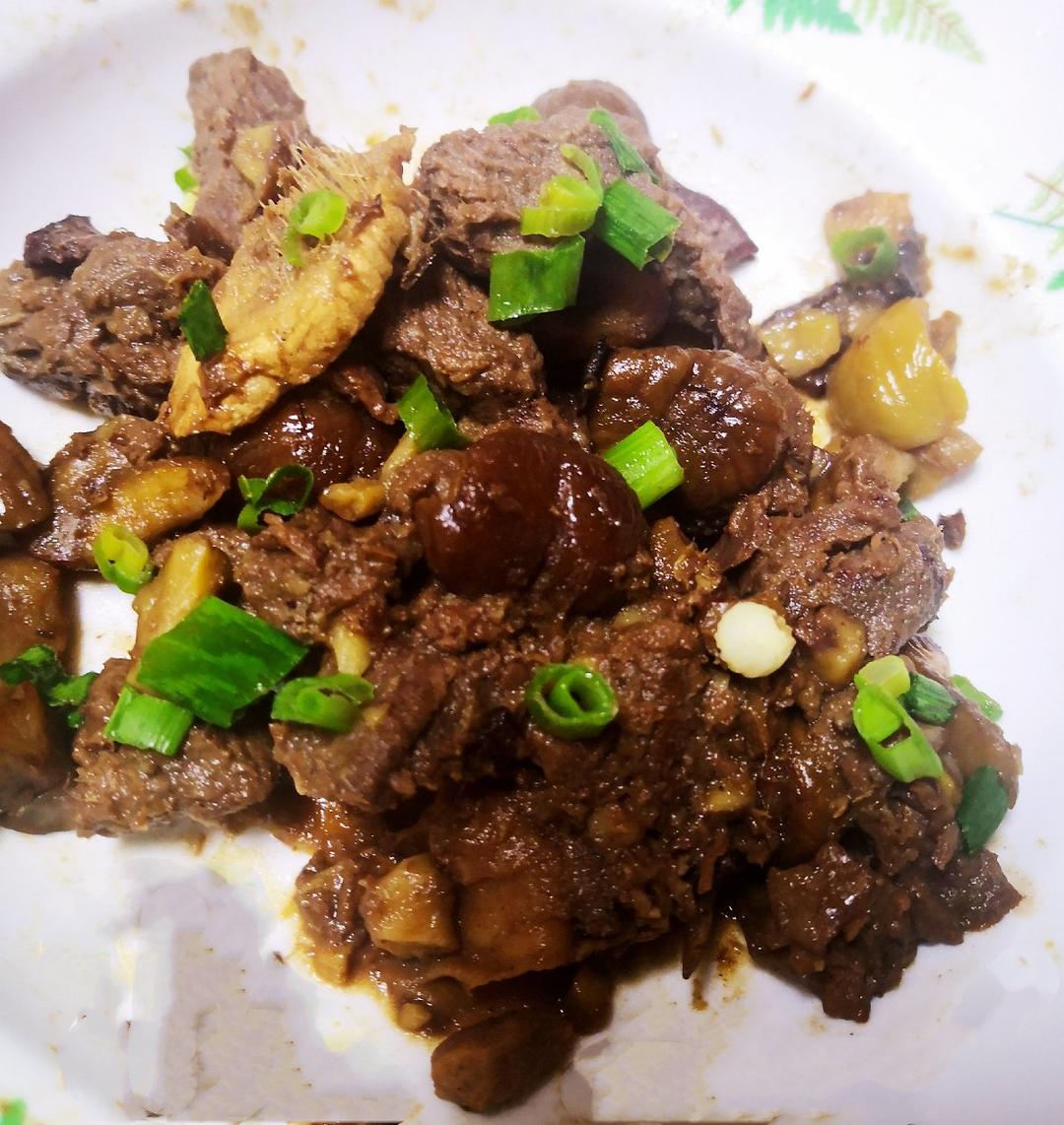 砂锅板栗烧牛肉
