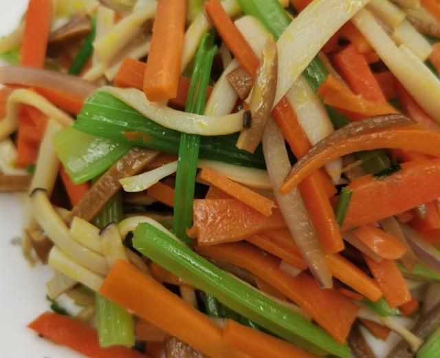 清肠美味：杏鲍菇，芹菜，红萝卜丝，也可加上豆腐干