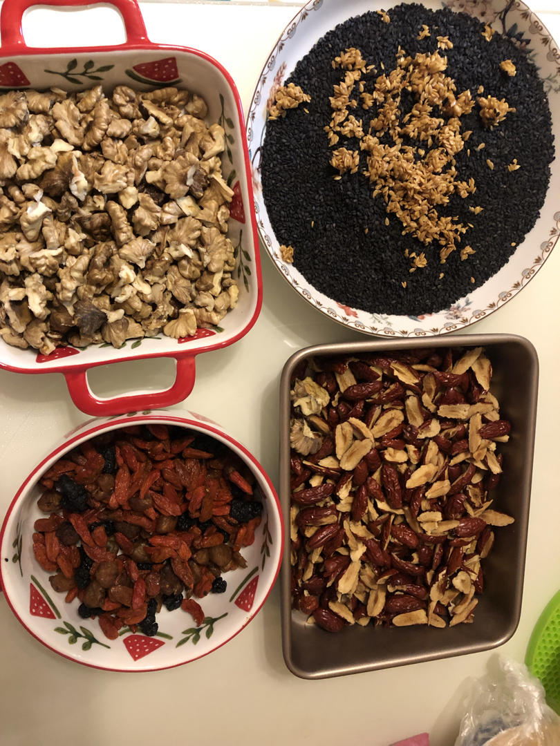 无阿胶的芝麻核桃糕（乌发、补肾、补钙、健脑）