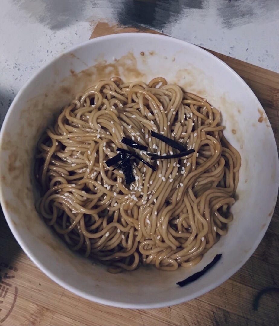 10分钟搞定的一碗葱油拌面